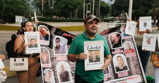 মাদুরোর ক্ষমতাচ্যুতের পর ভেনেজুয়েলার কারাগার থেকে ৪০০ বন্দি মুক্তি